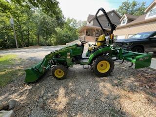 2022 John Deere 2025R