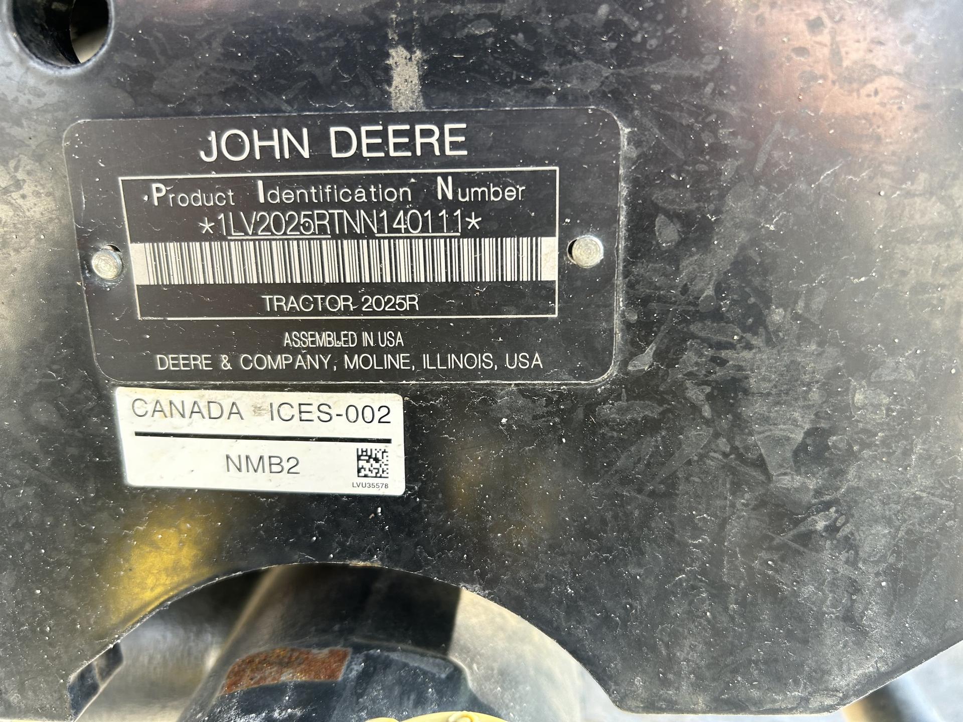 2022 John Deere 2025R Image