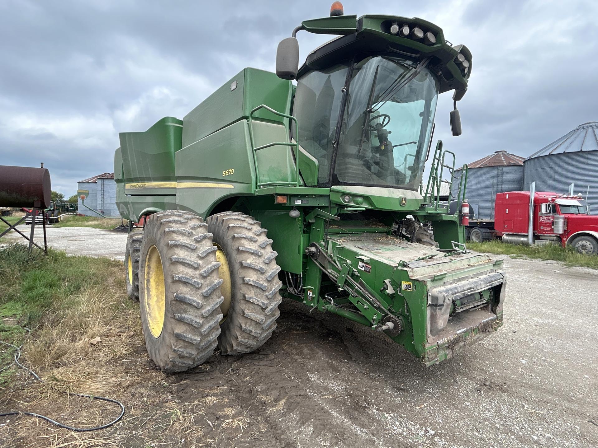 2015 John Deere S670