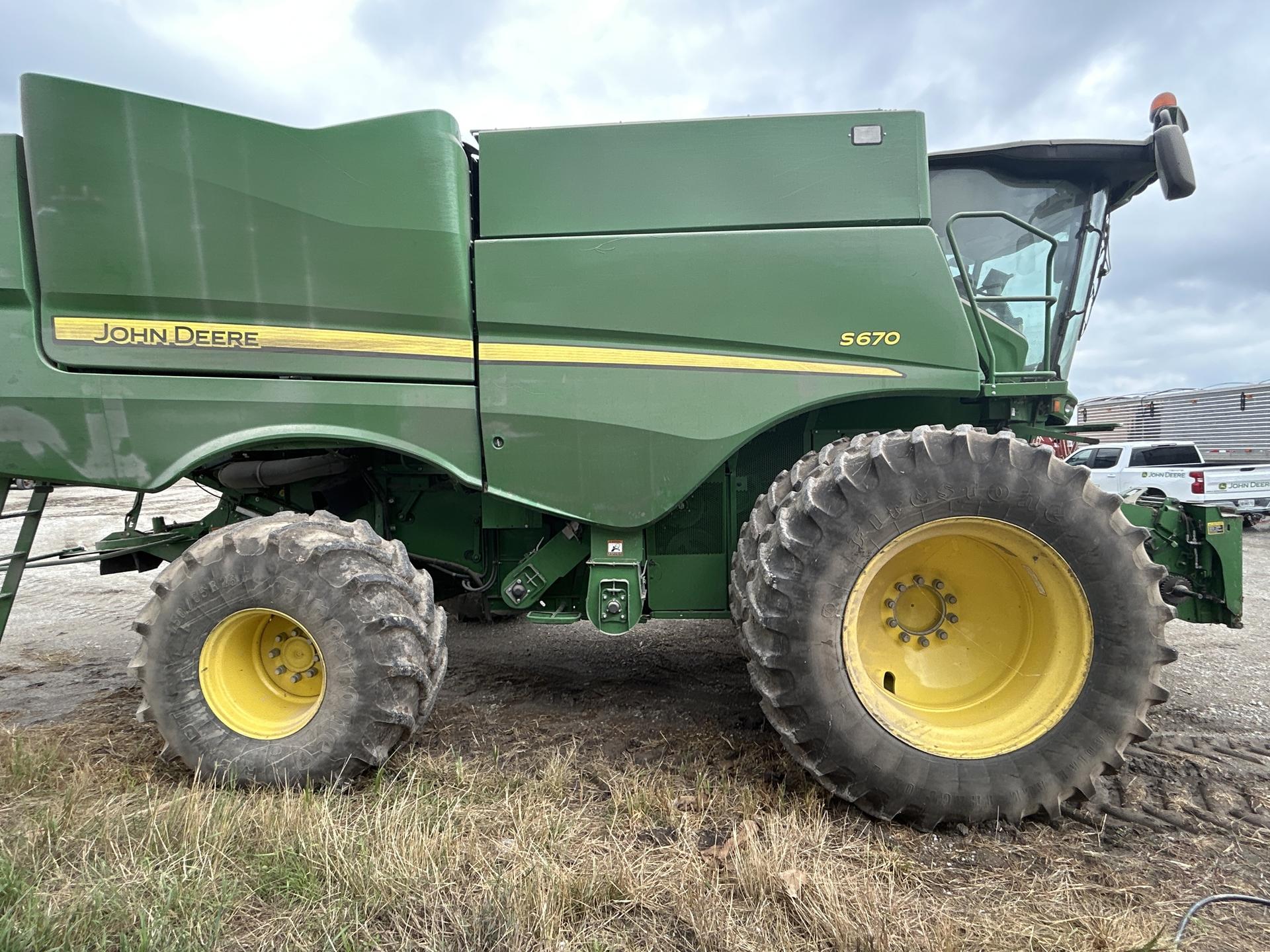 2015 John Deere S670