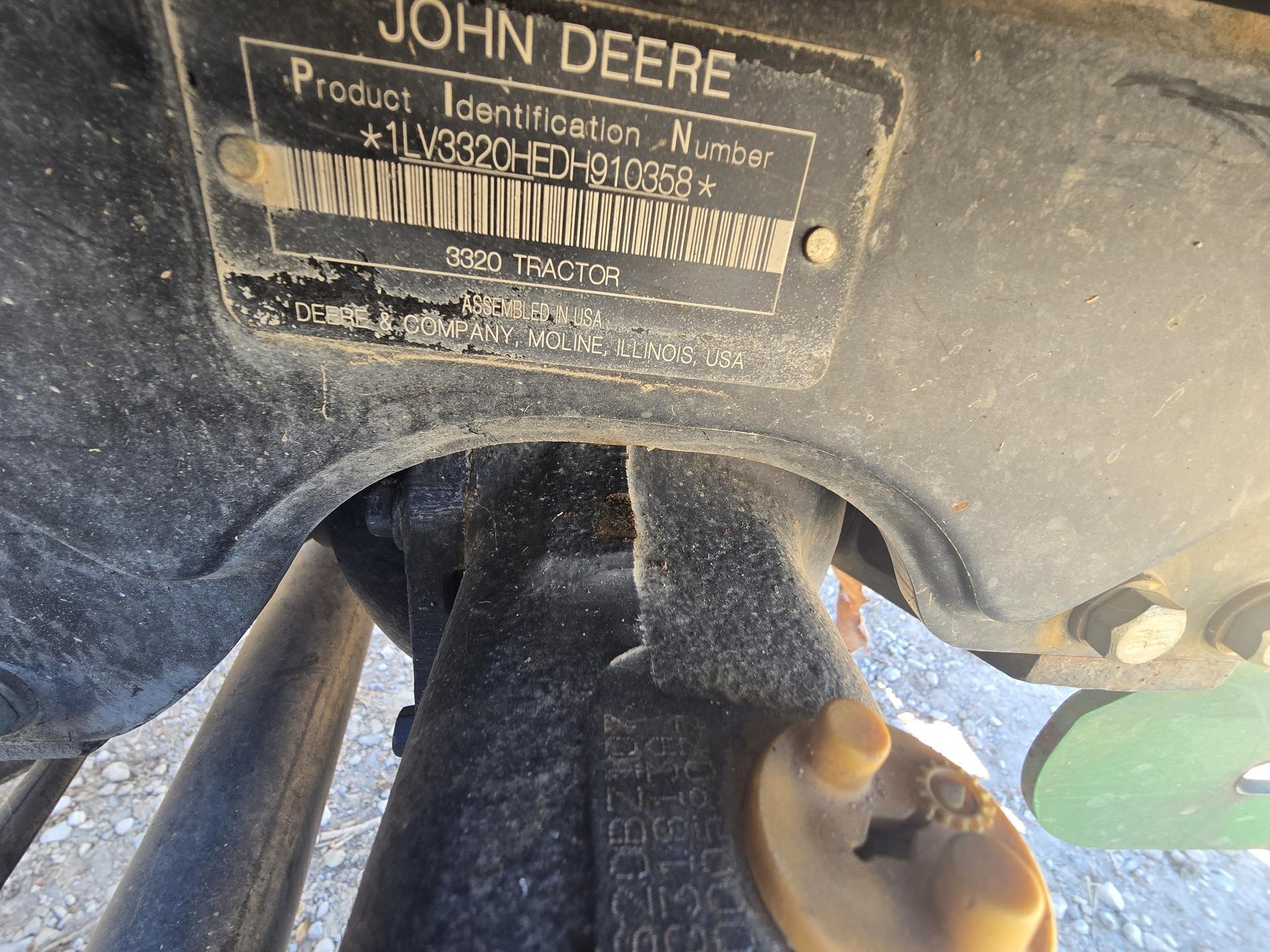 2013 John Deere 3320