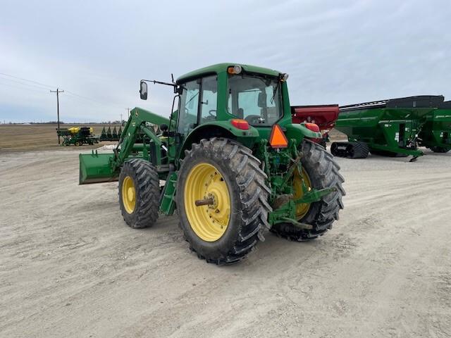 2010 John Deere 7330 Image