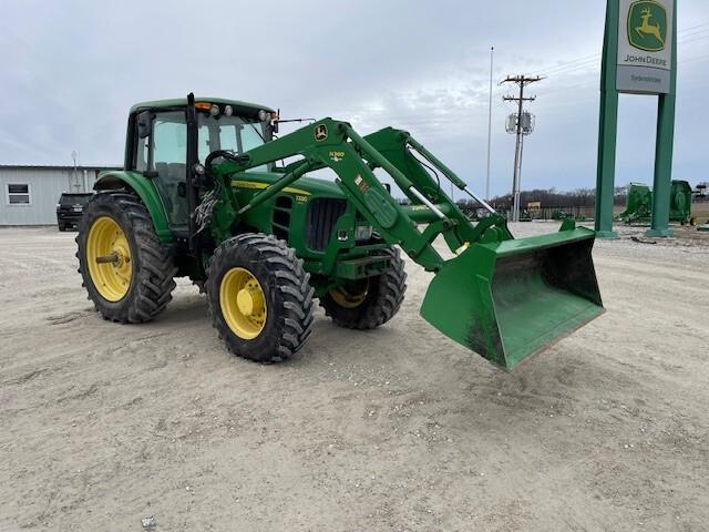 2010 John Deere 7330 Image