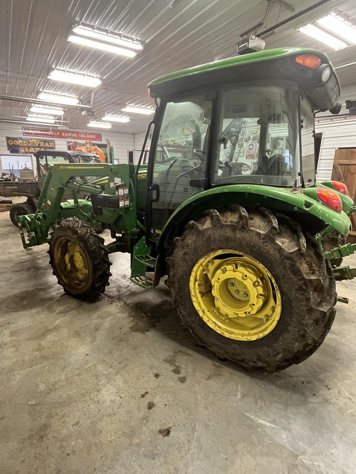 2021 John Deere 5075E Image