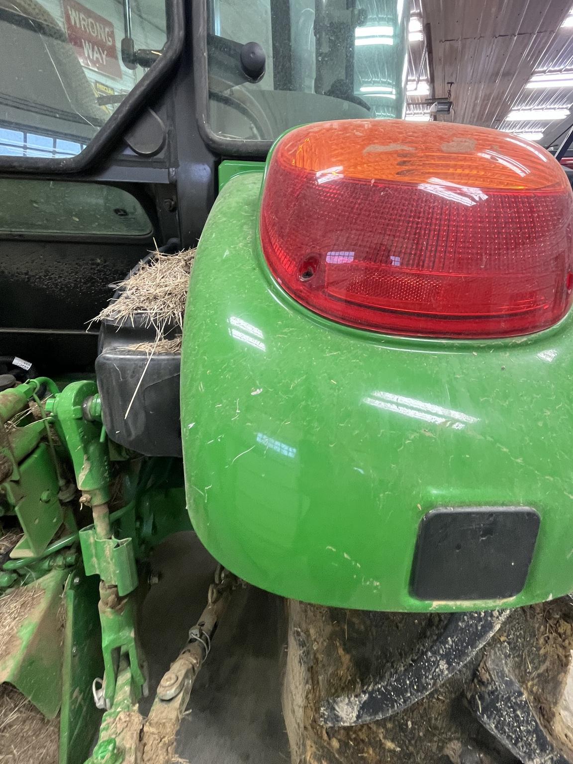 2021 John Deere 5075E Image