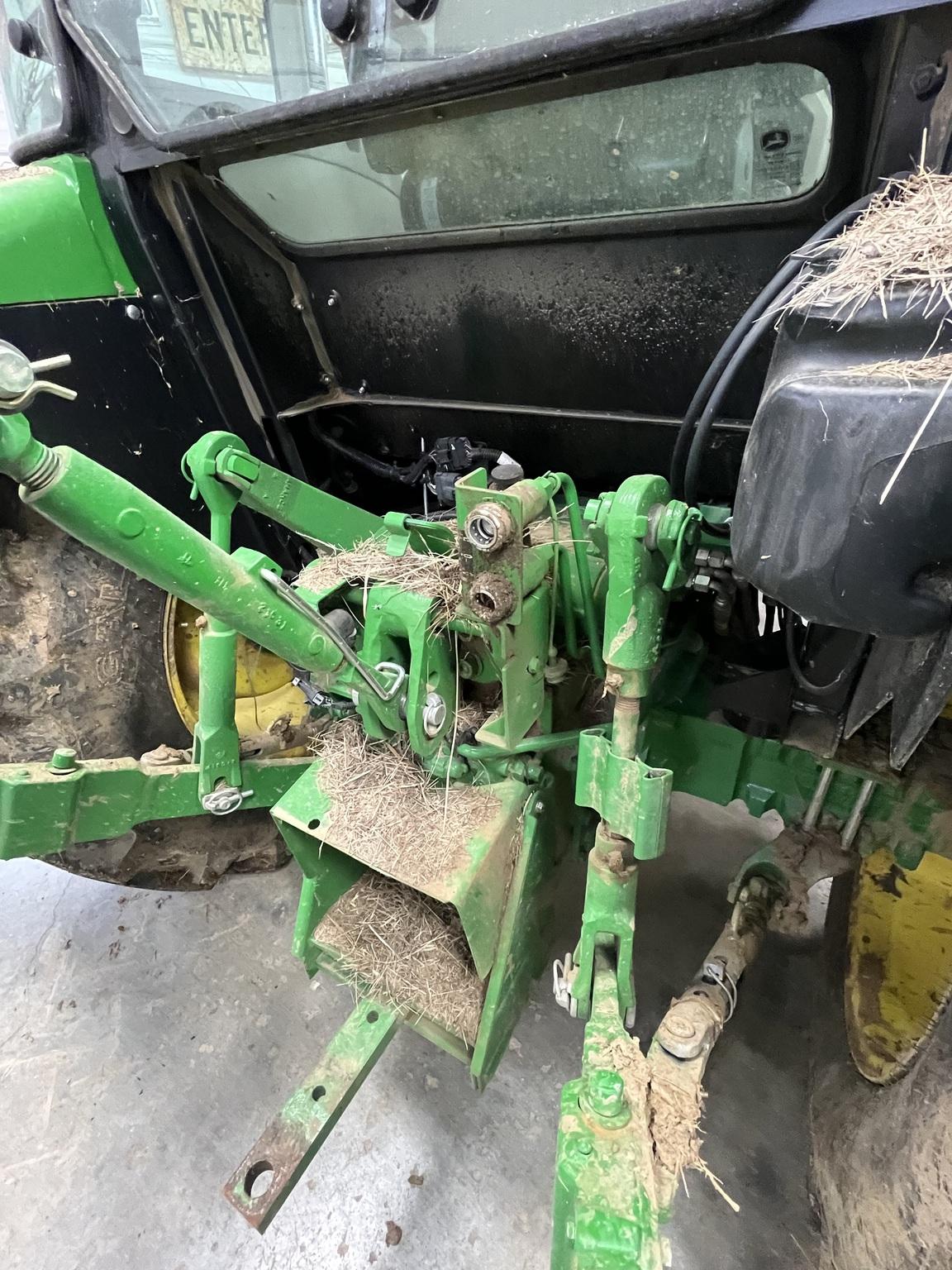 2021 John Deere 5075E Image