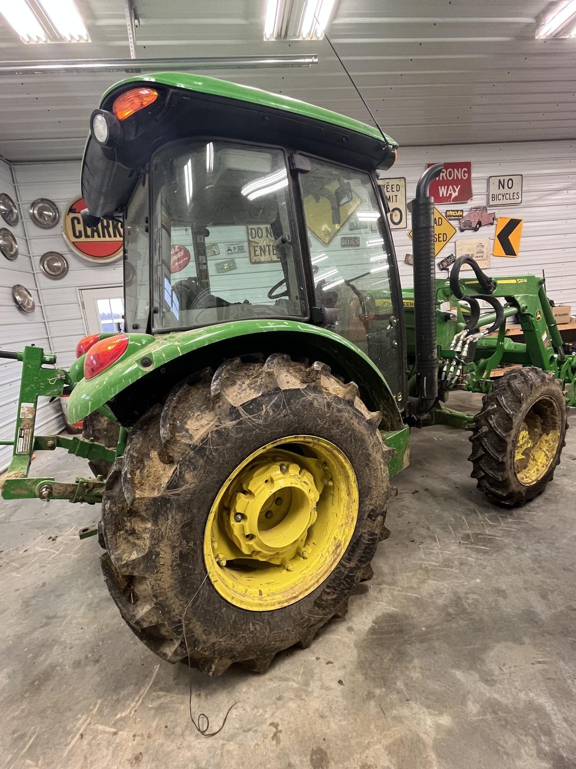 2021 John Deere 5075E Image