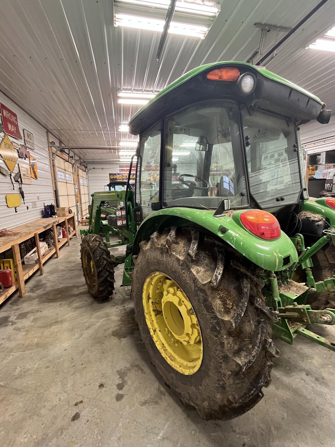 2021 John Deere 5075E Image