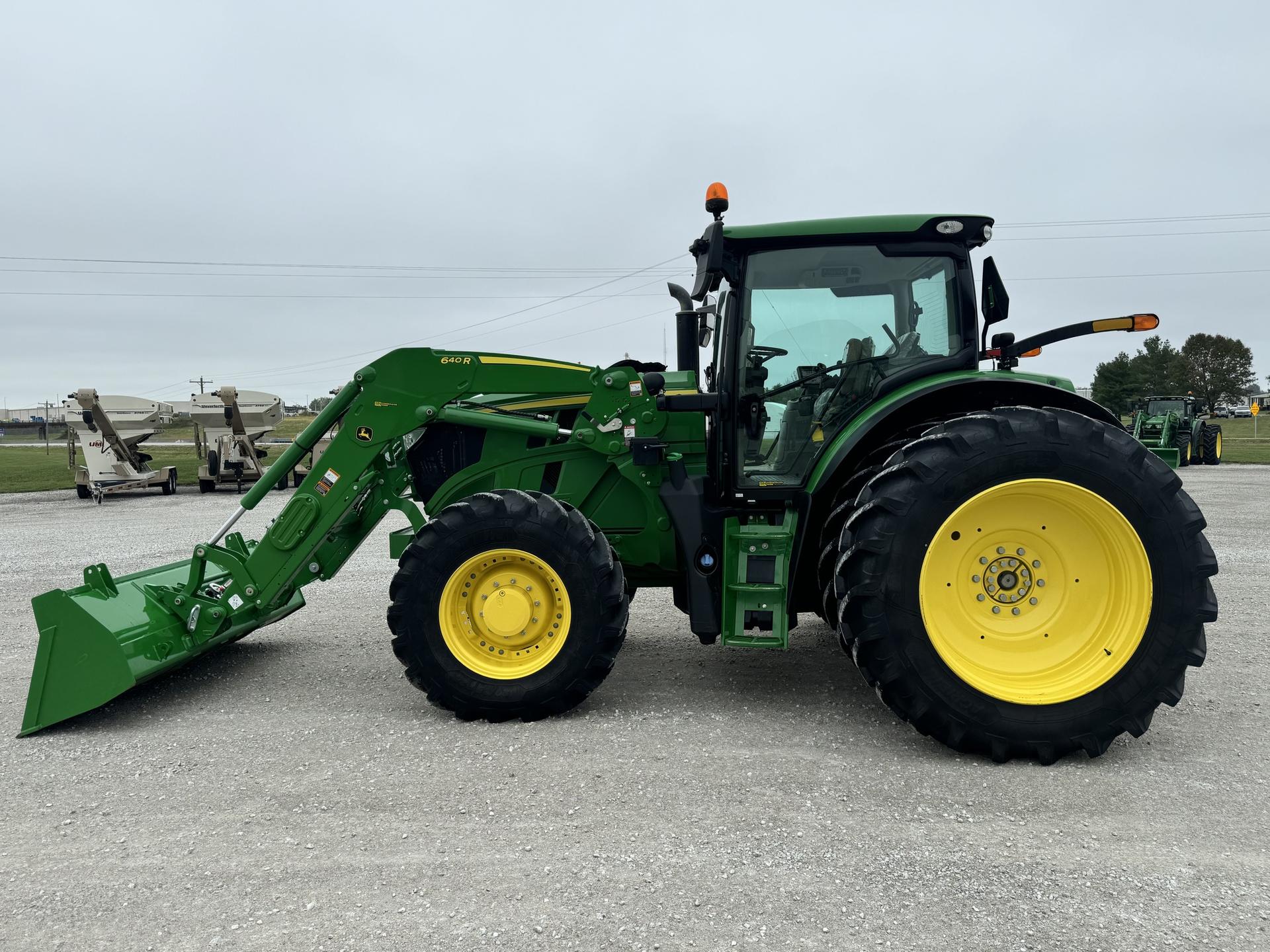 2023 John Deere 6R 155