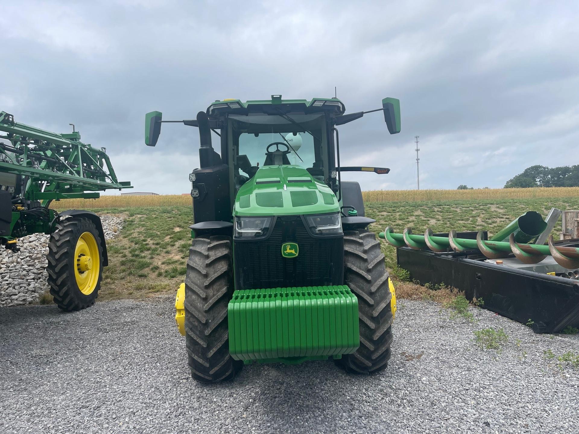 2023 John Deere 8R 370