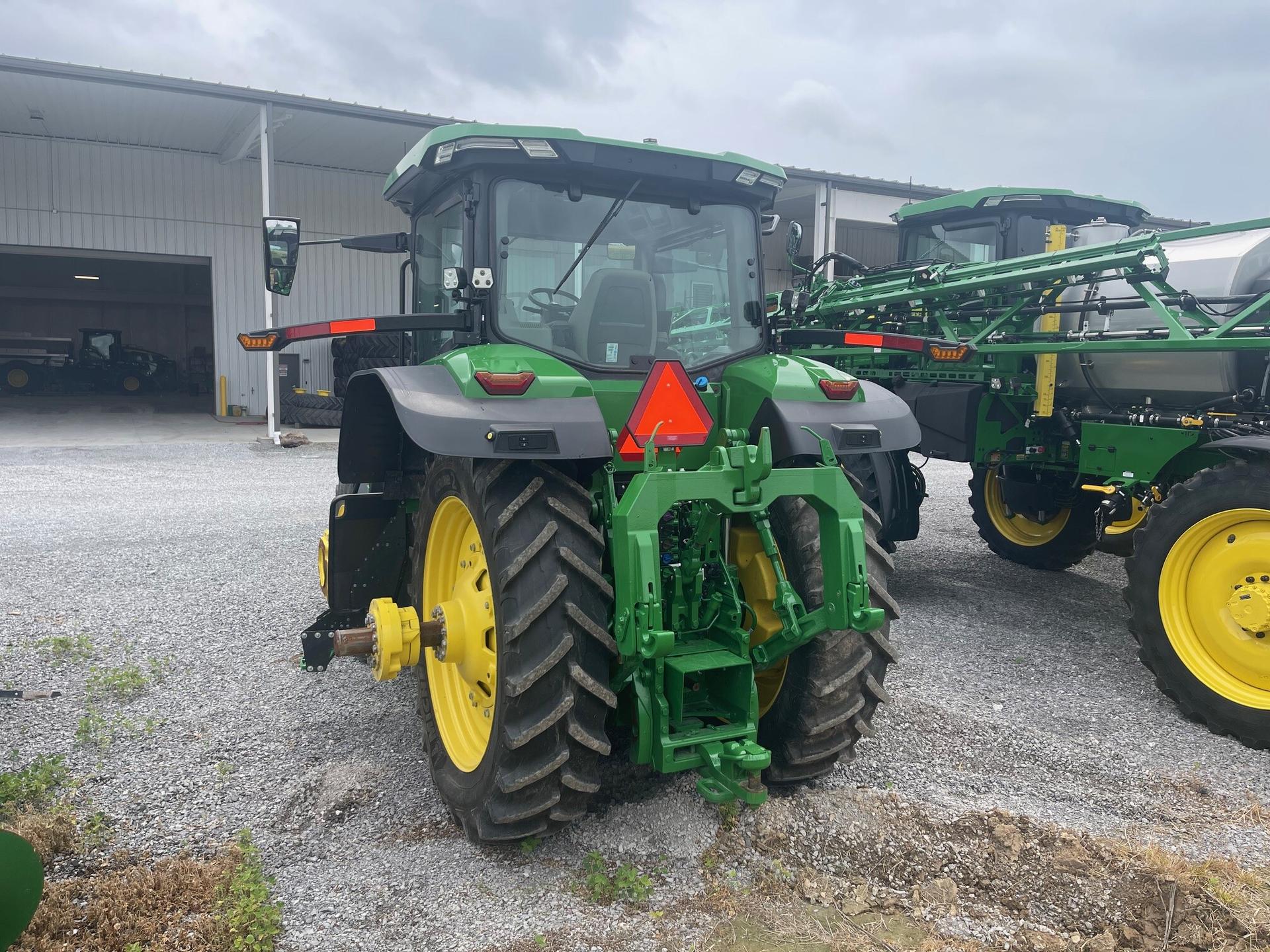 2023 John Deere 8R 370