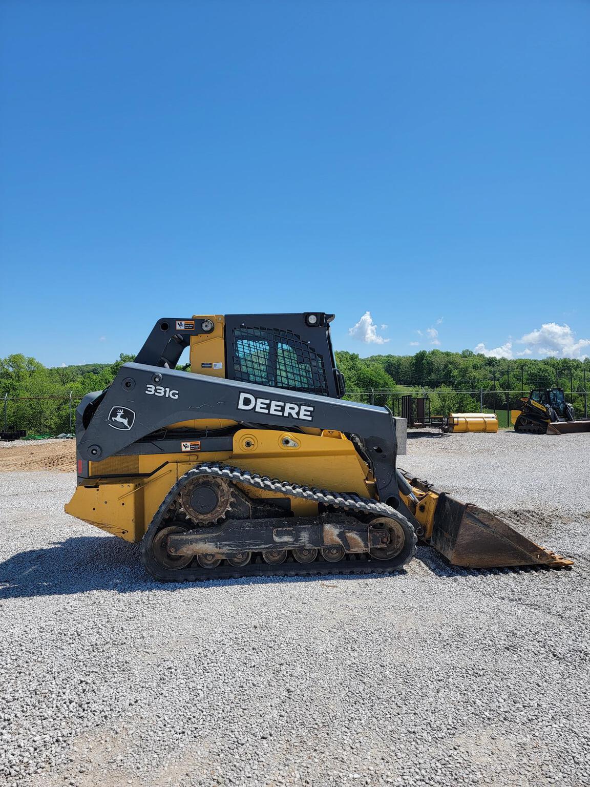 2017 John Deere 331G