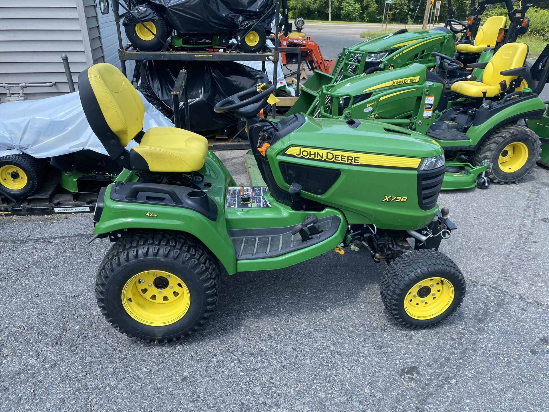 2018 John Deere X738 Image