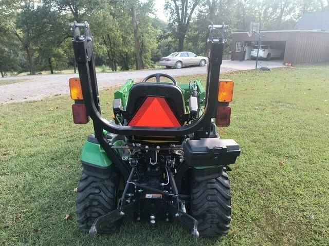 2016 John Deere 1025R