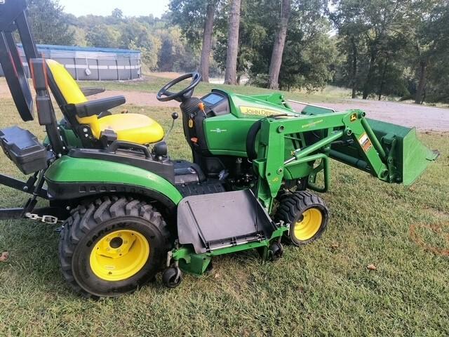 2016 John Deere 1025R