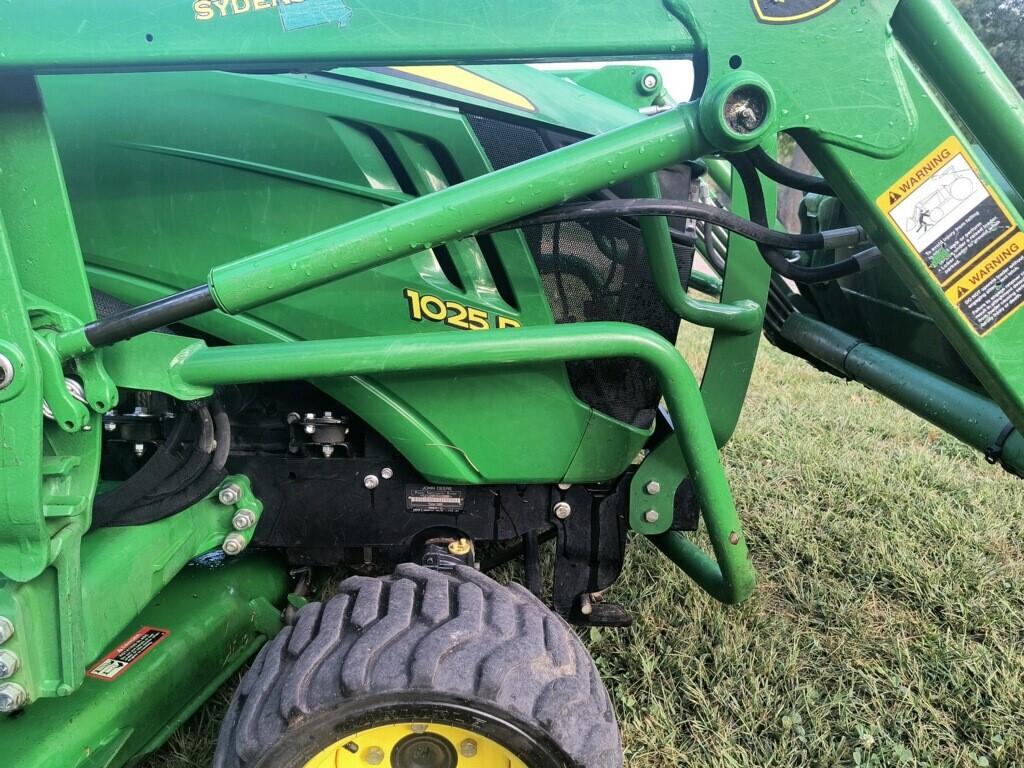 2016 John Deere 1025R