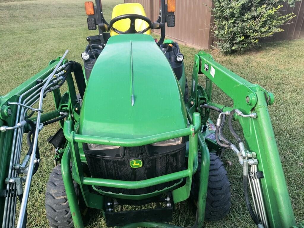 2016 John Deere 1025R