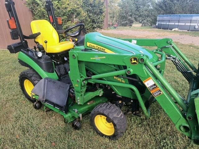 2016 John Deere 1025R