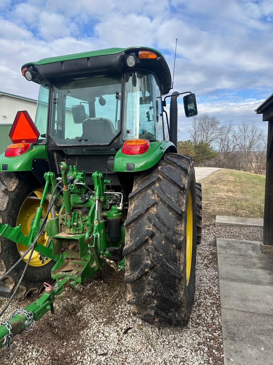 2019 John Deere 6120E