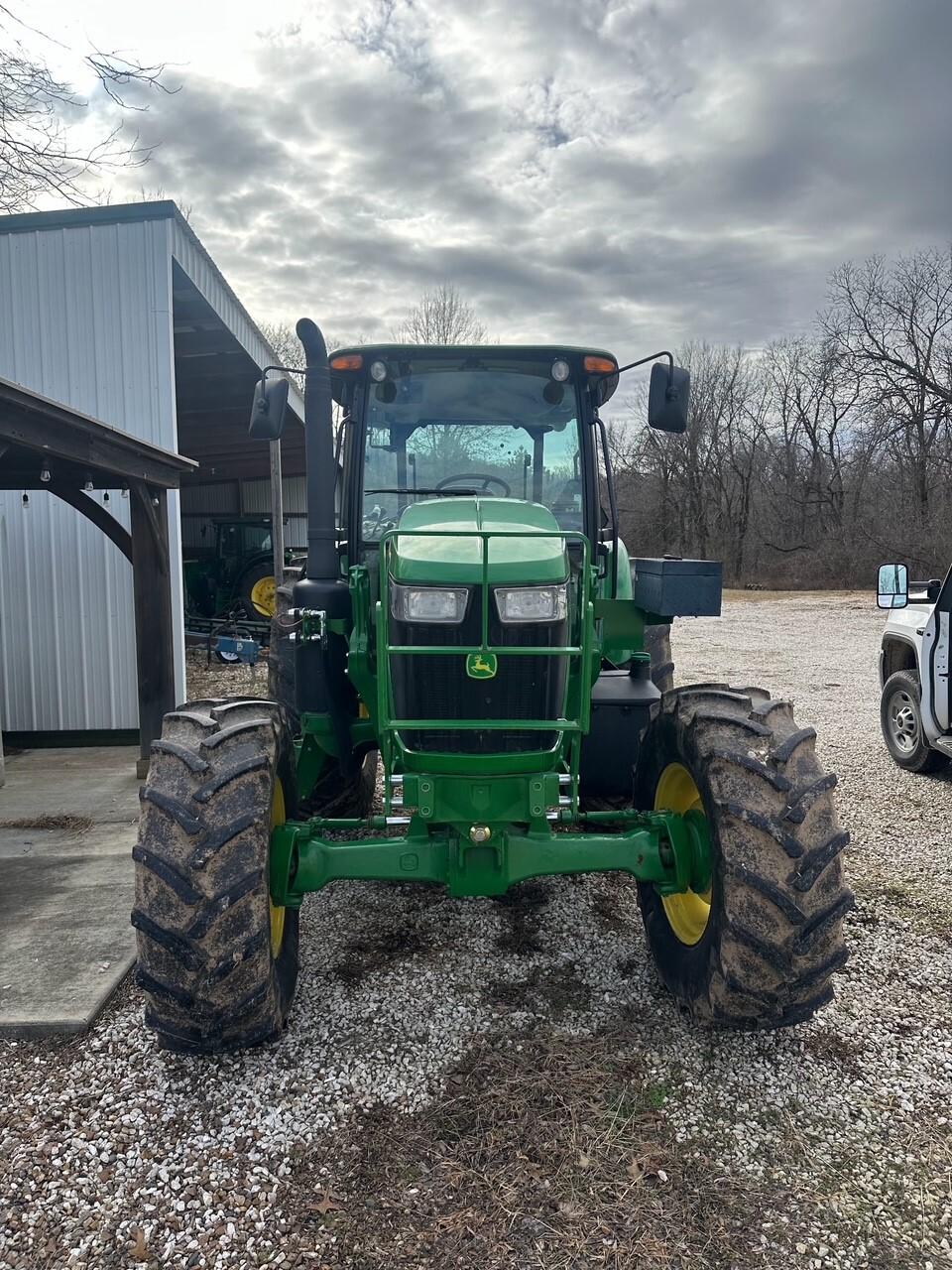 2019 John Deere 6120E