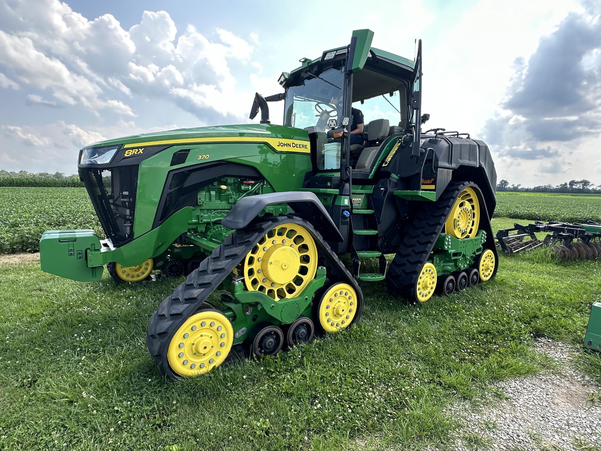 2022 John Deere 8RX 370