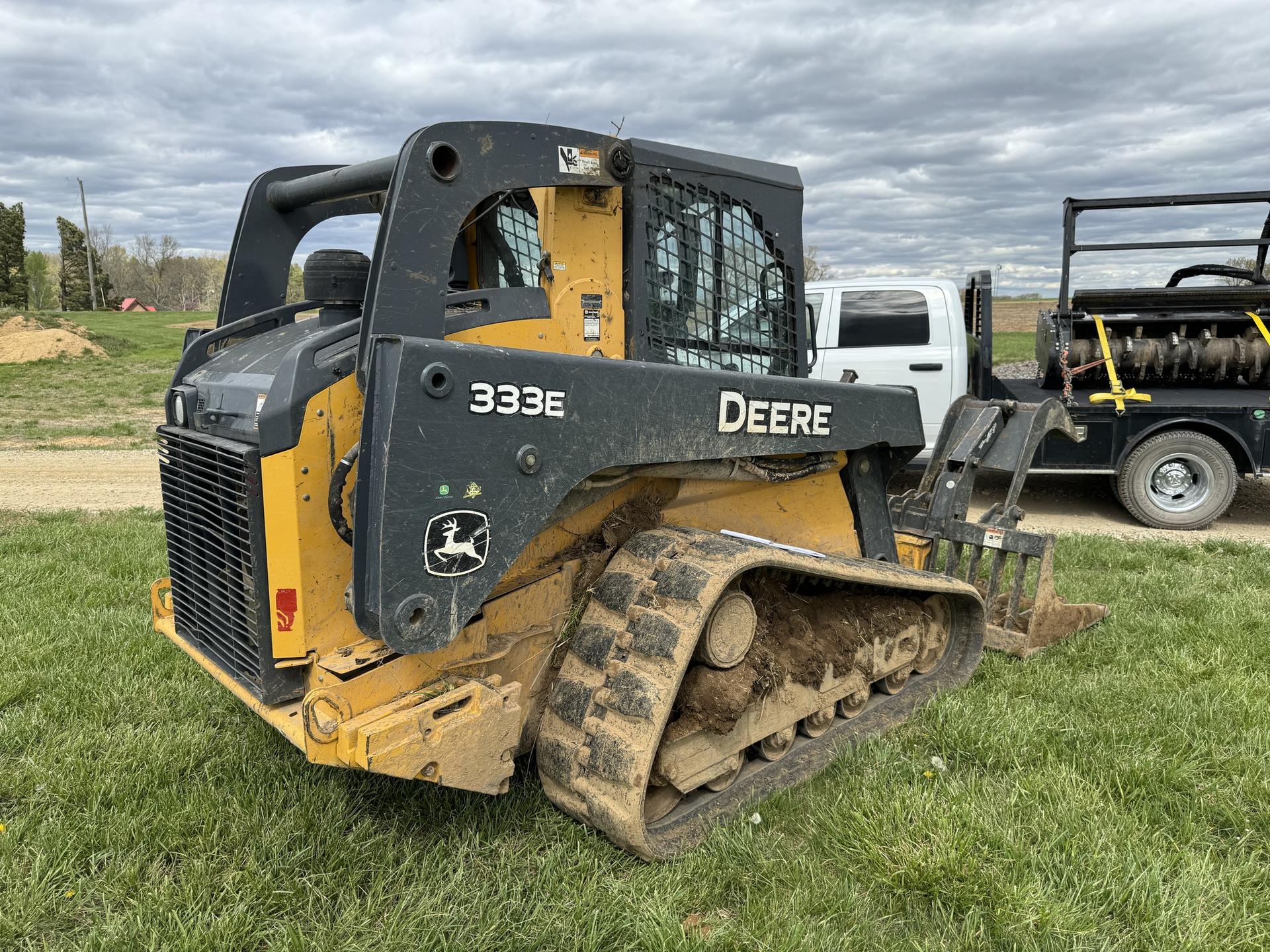 2015 John Deere 333E