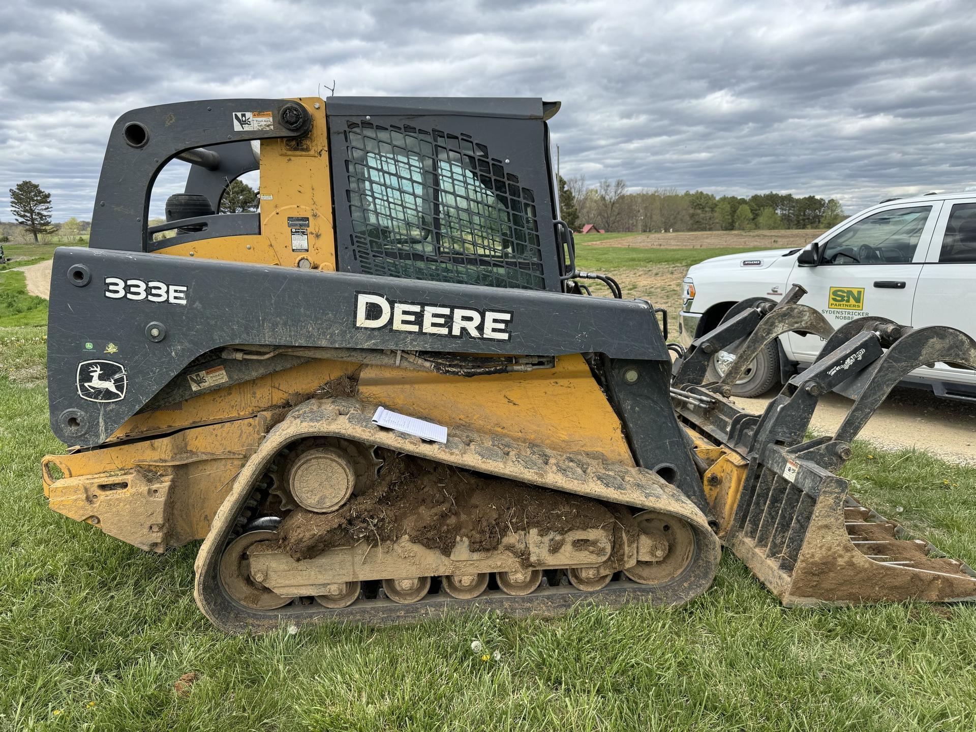 2015 John Deere 333E