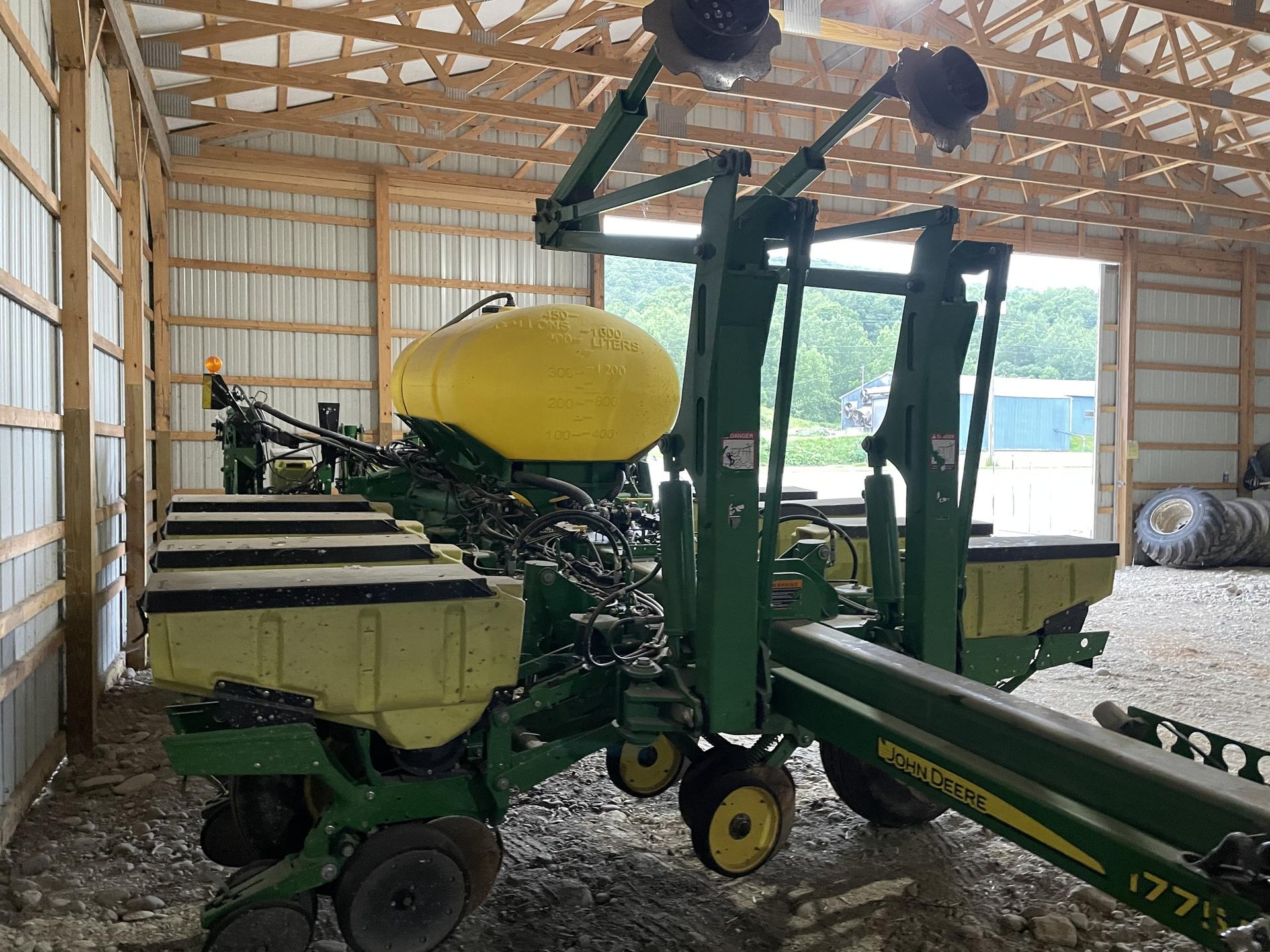 2015 John Deere 1775NT