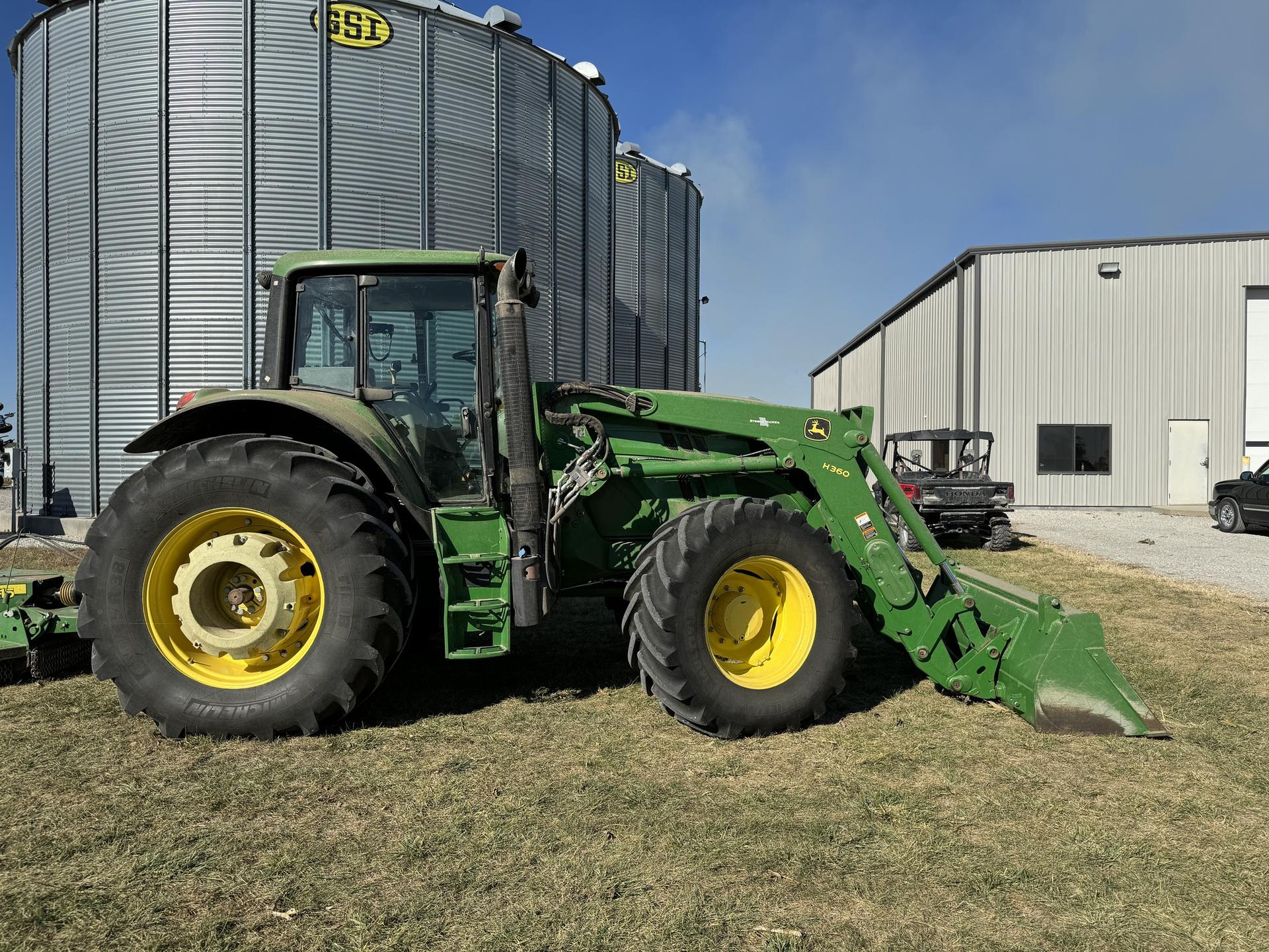 2015 John Deere 6150M