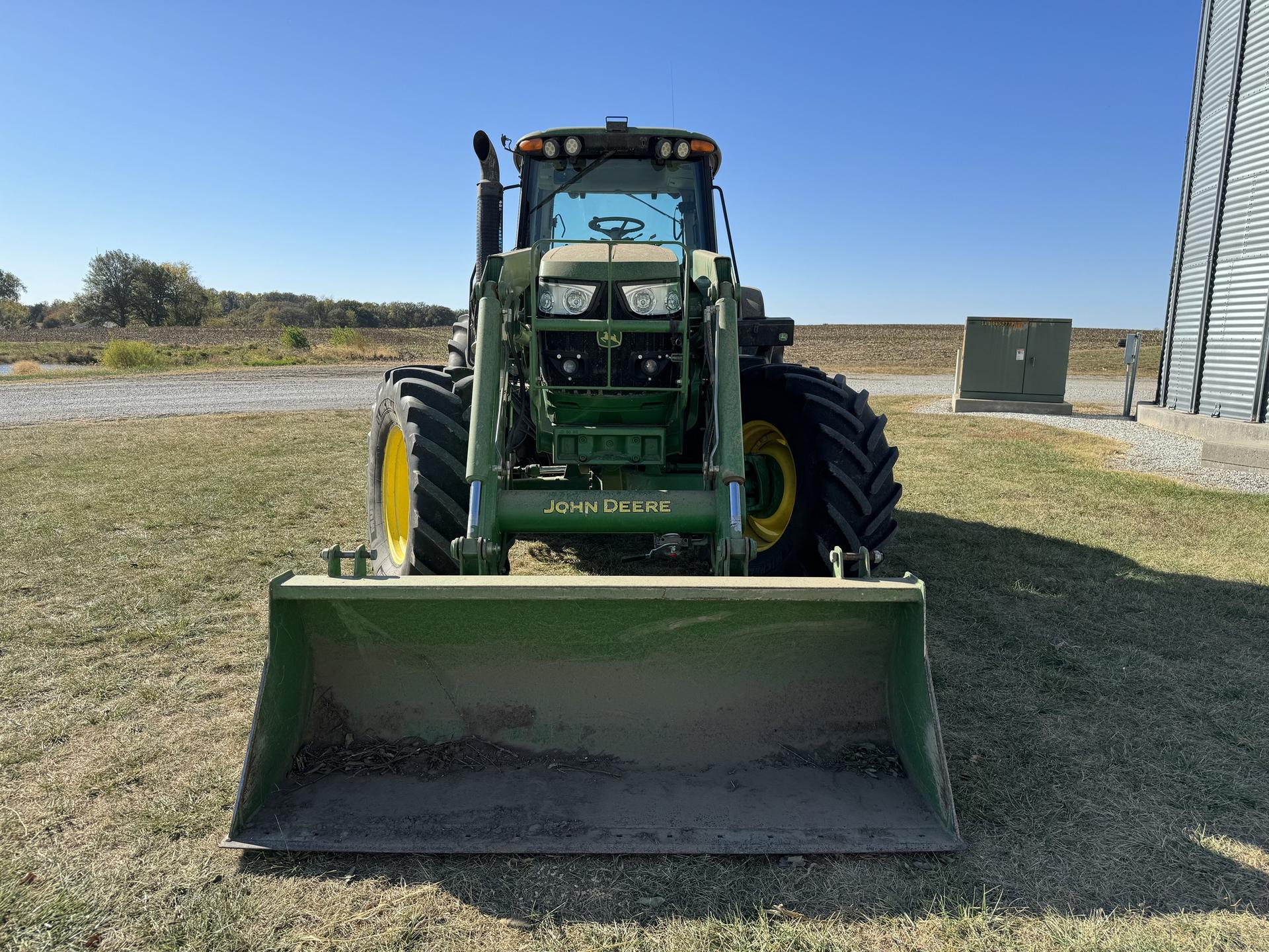 2015 John Deere 6150M