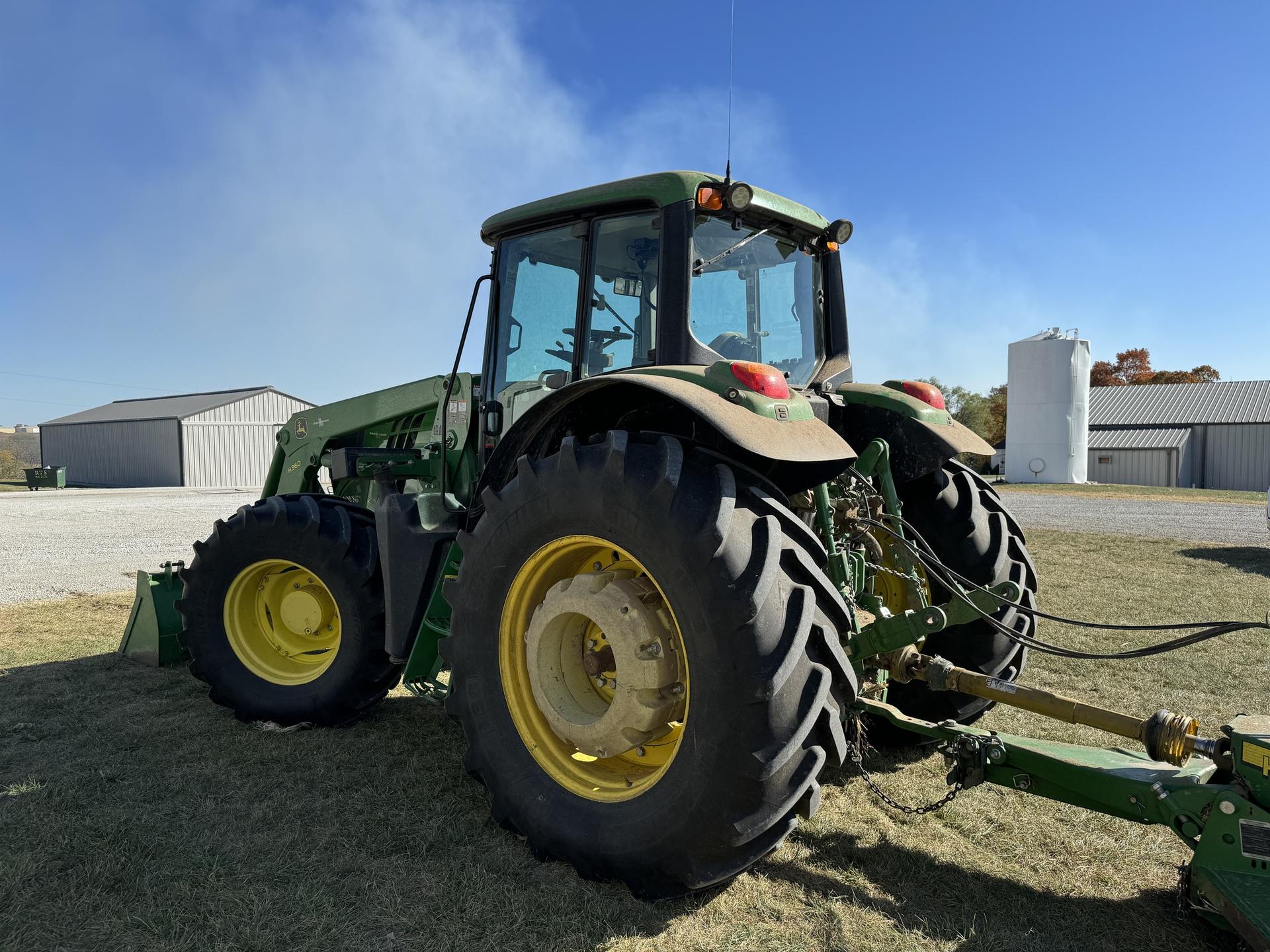 2015 John Deere 6150M