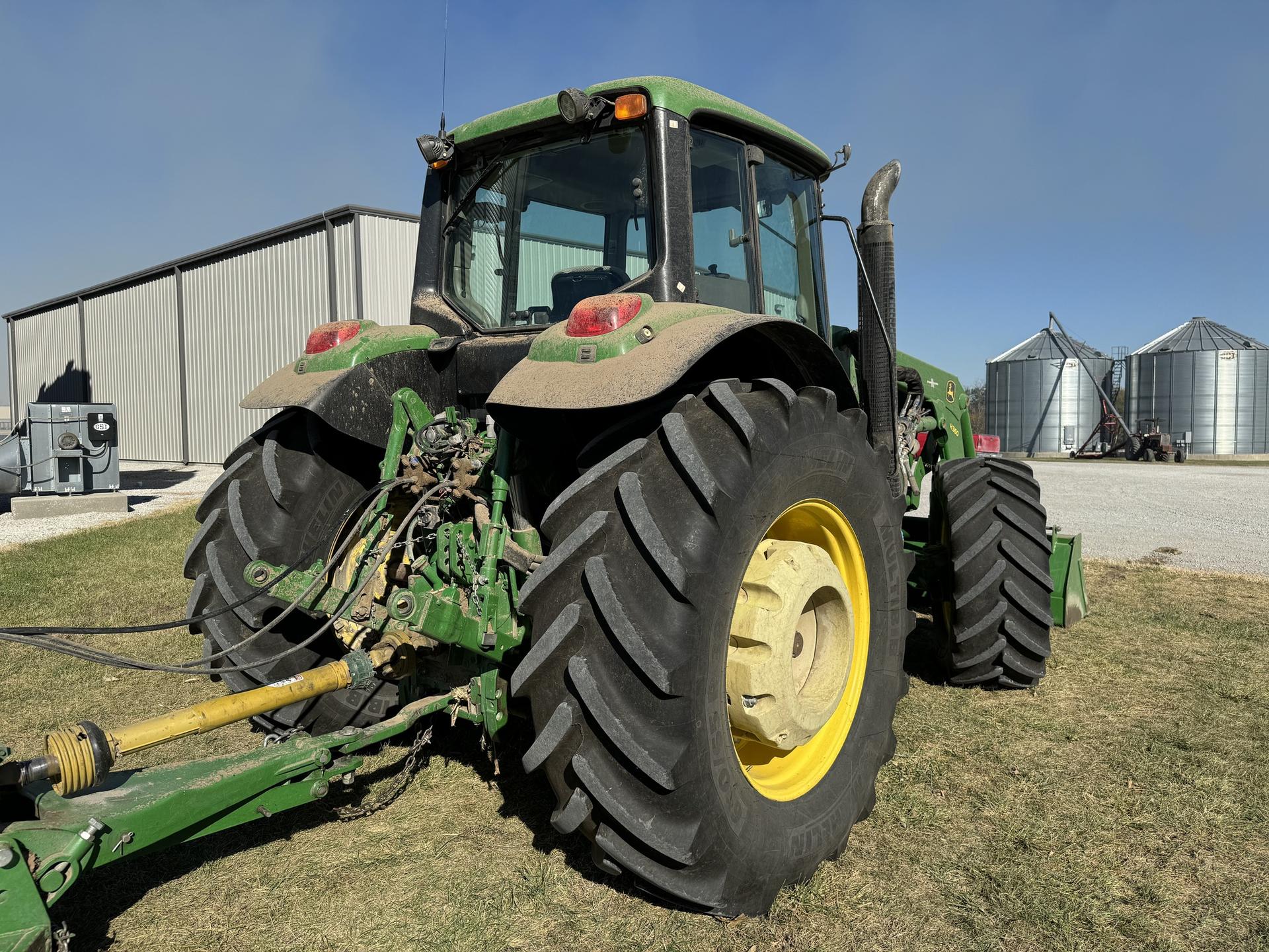 2015 John Deere 6150M