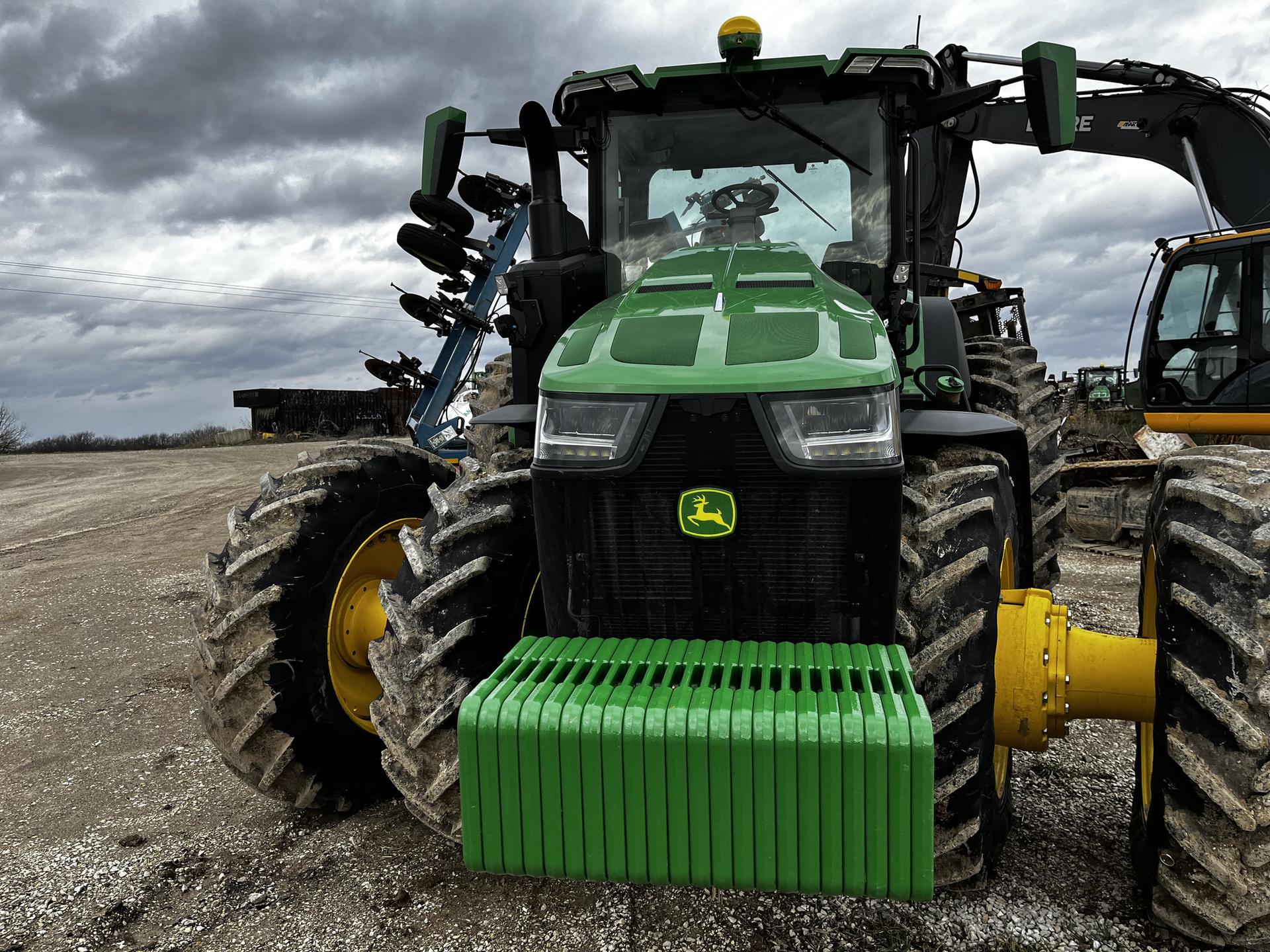 2023 John Deere 8R 370