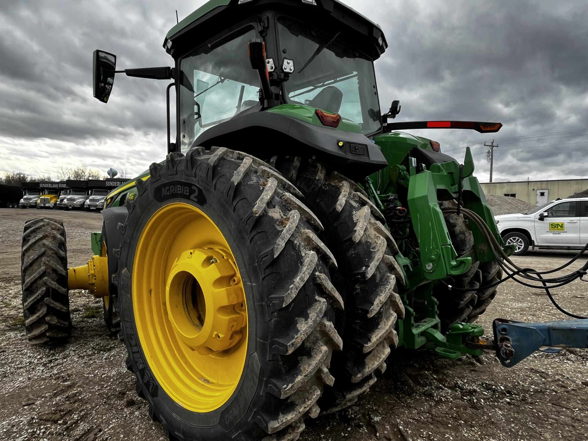 2023 John Deere 8R 370