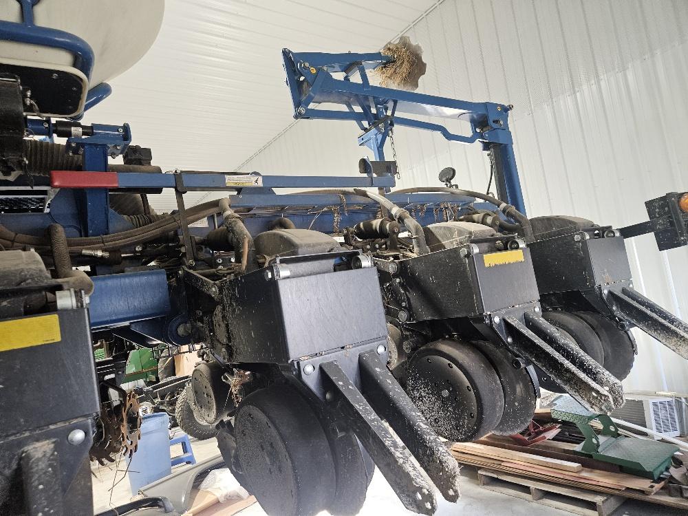 2021 Kinze 3665 Image