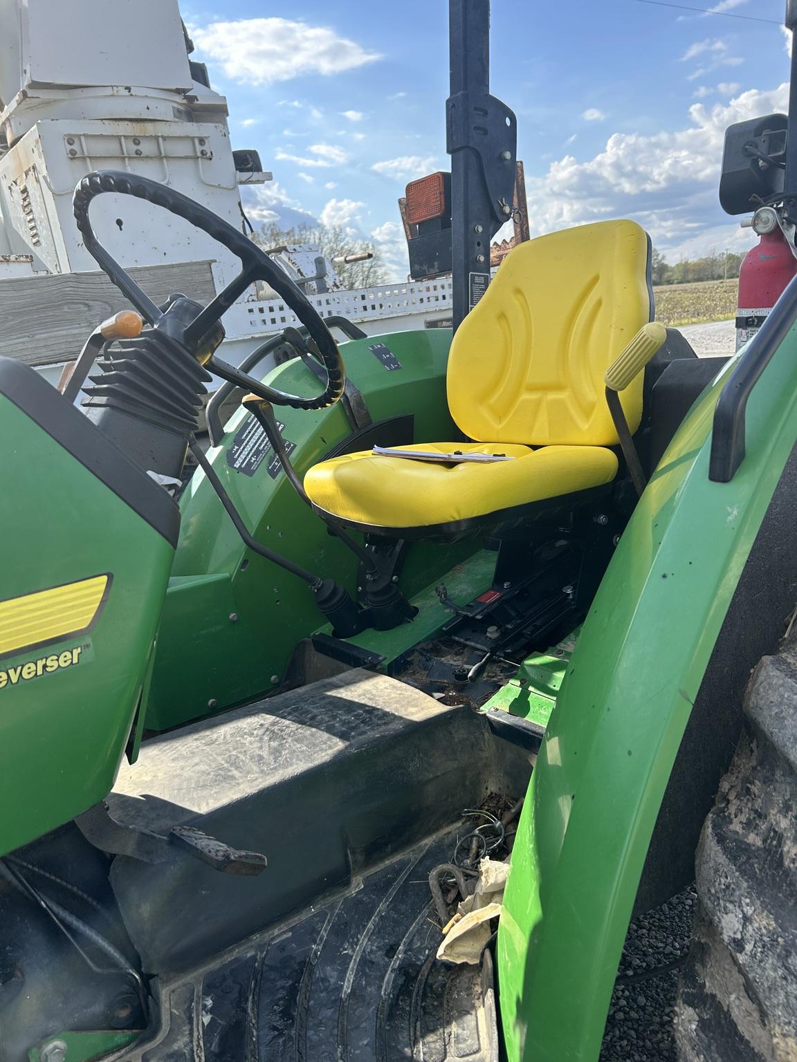 2002 John Deere 5320