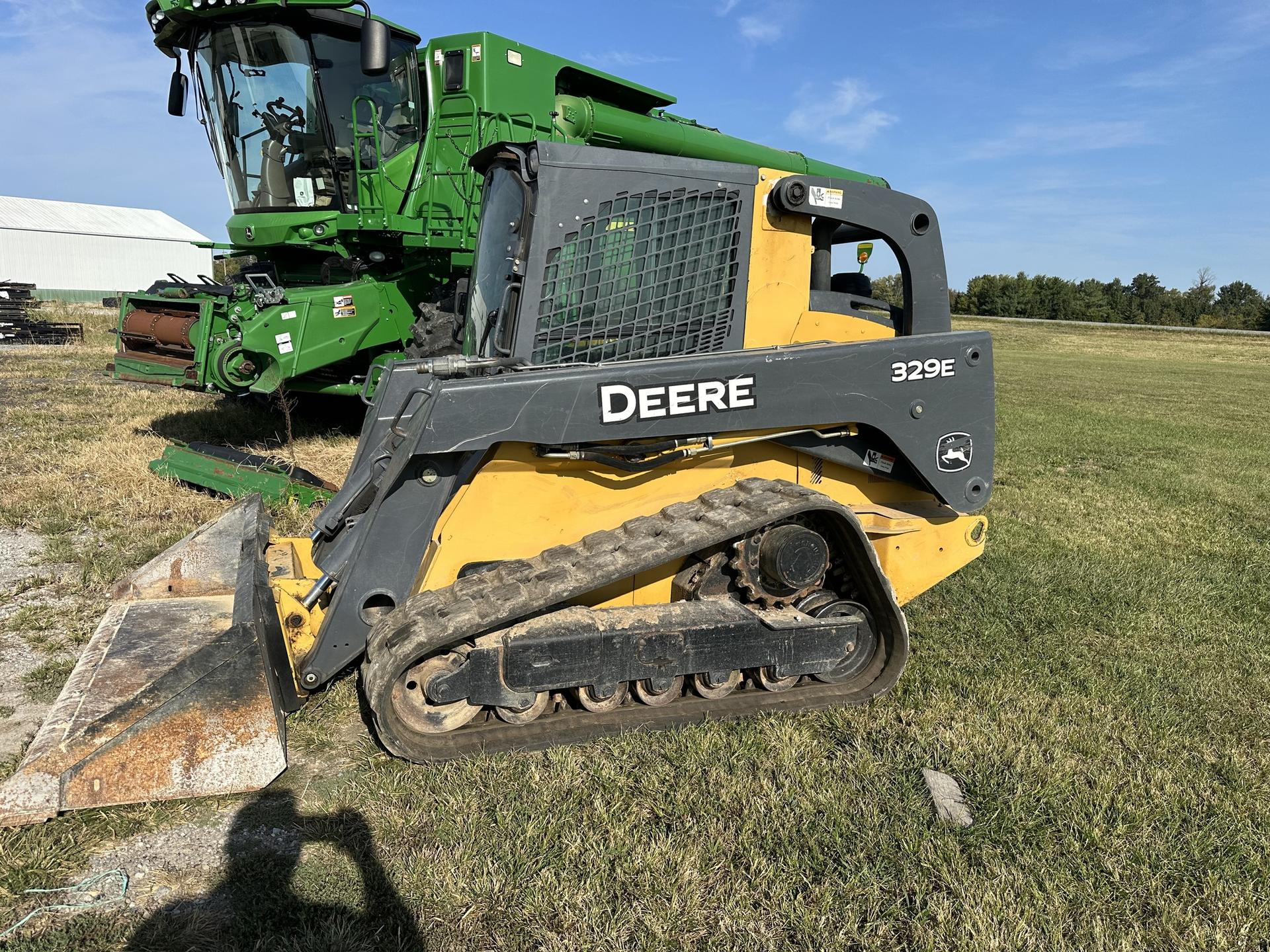 2014 John Deere 329E