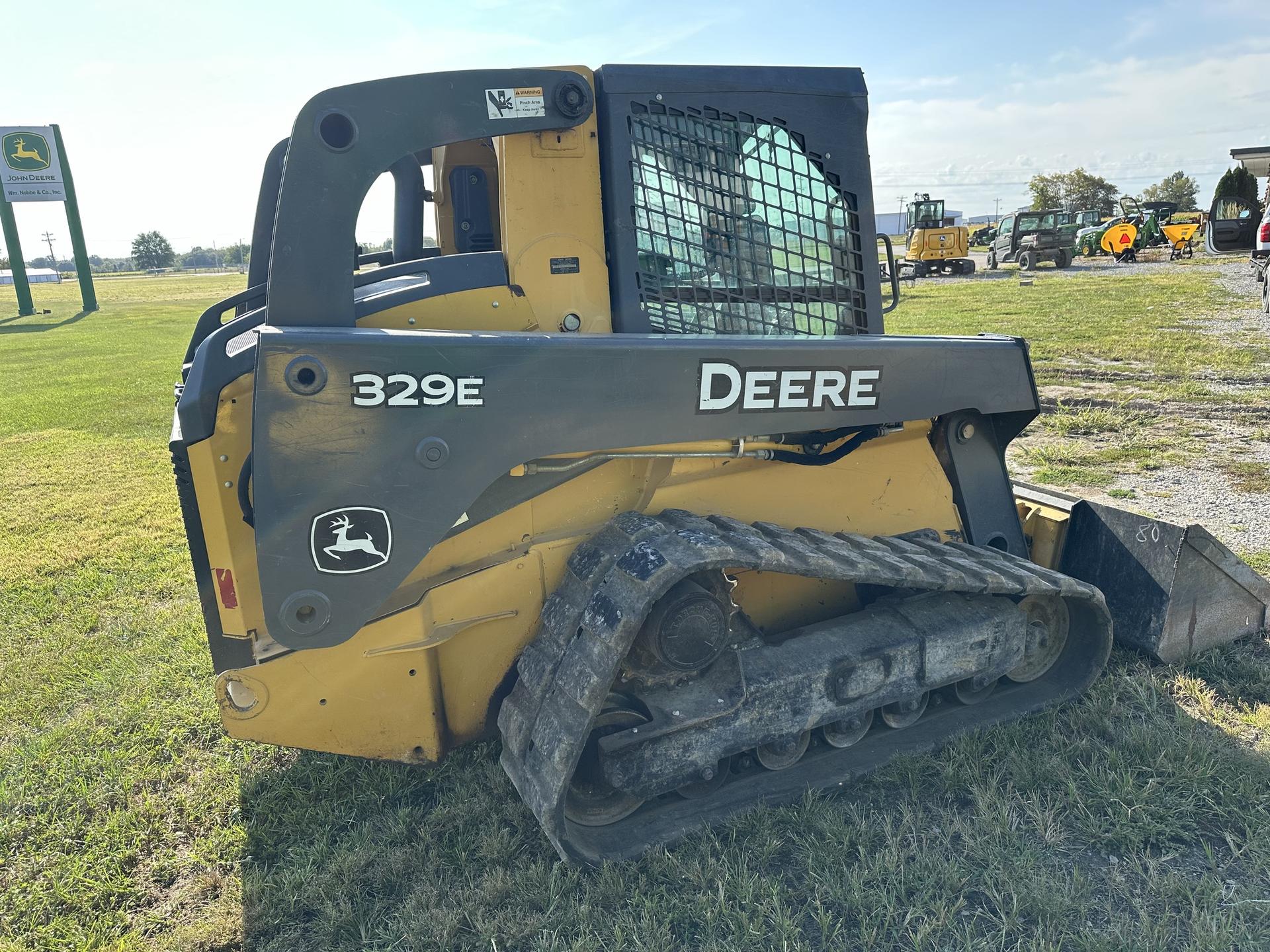 2014 John Deere 329E