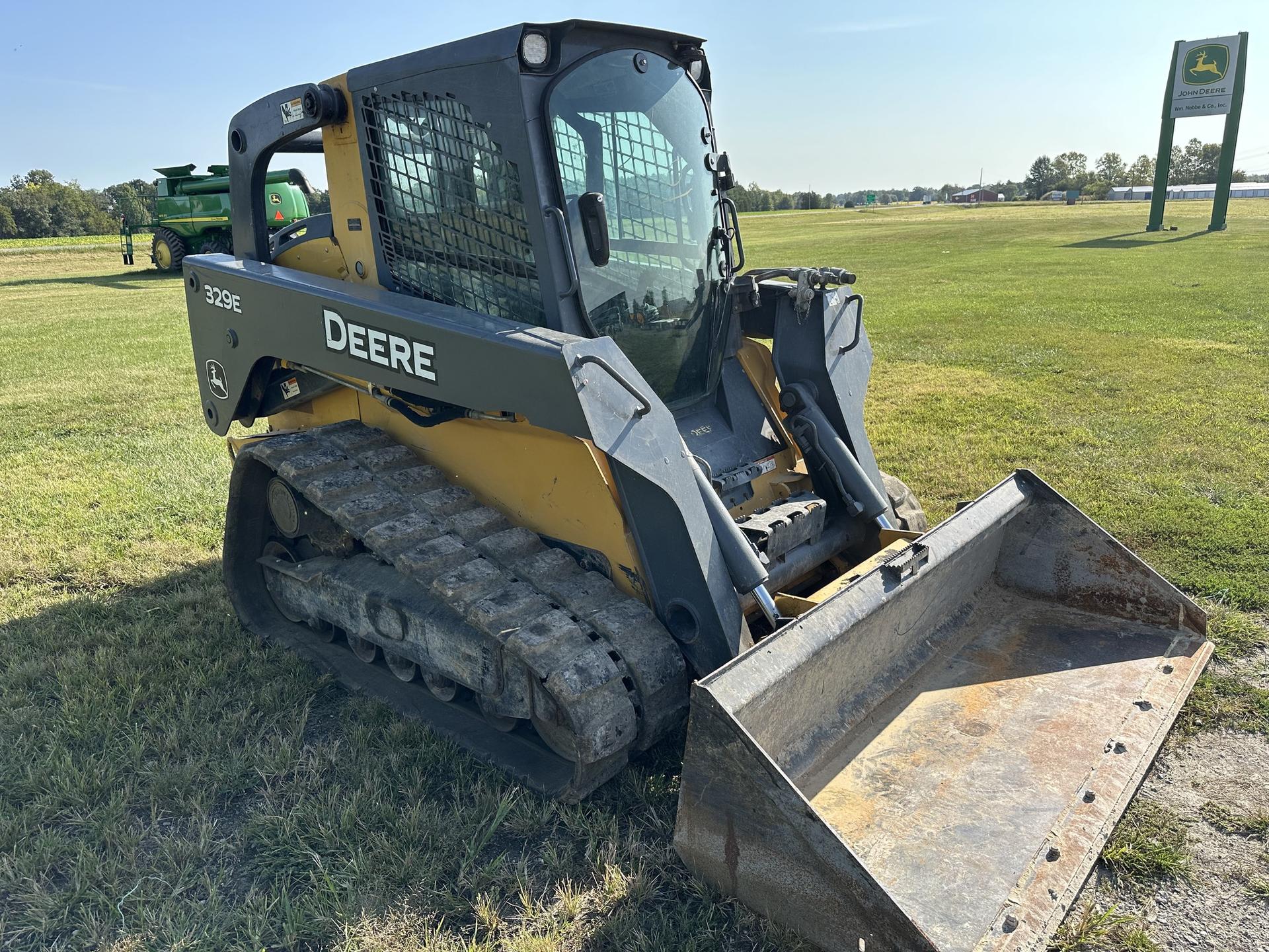 2014 John Deere 329E