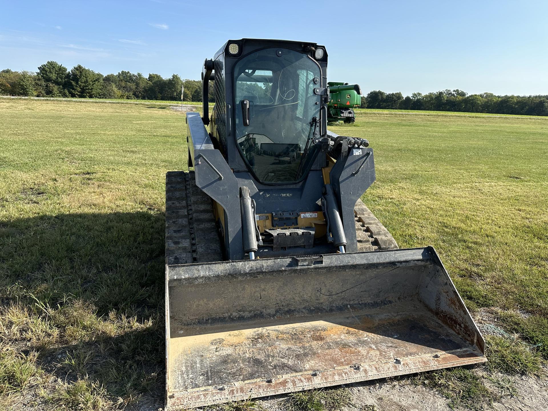 2014 John Deere 329E