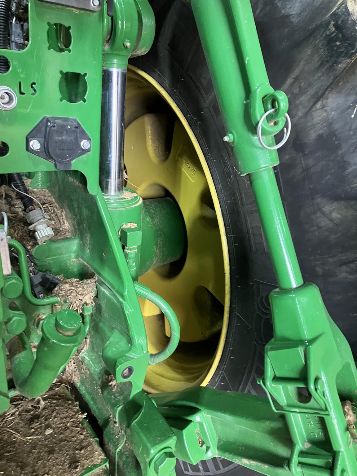 2017 John Deere 8320R Image