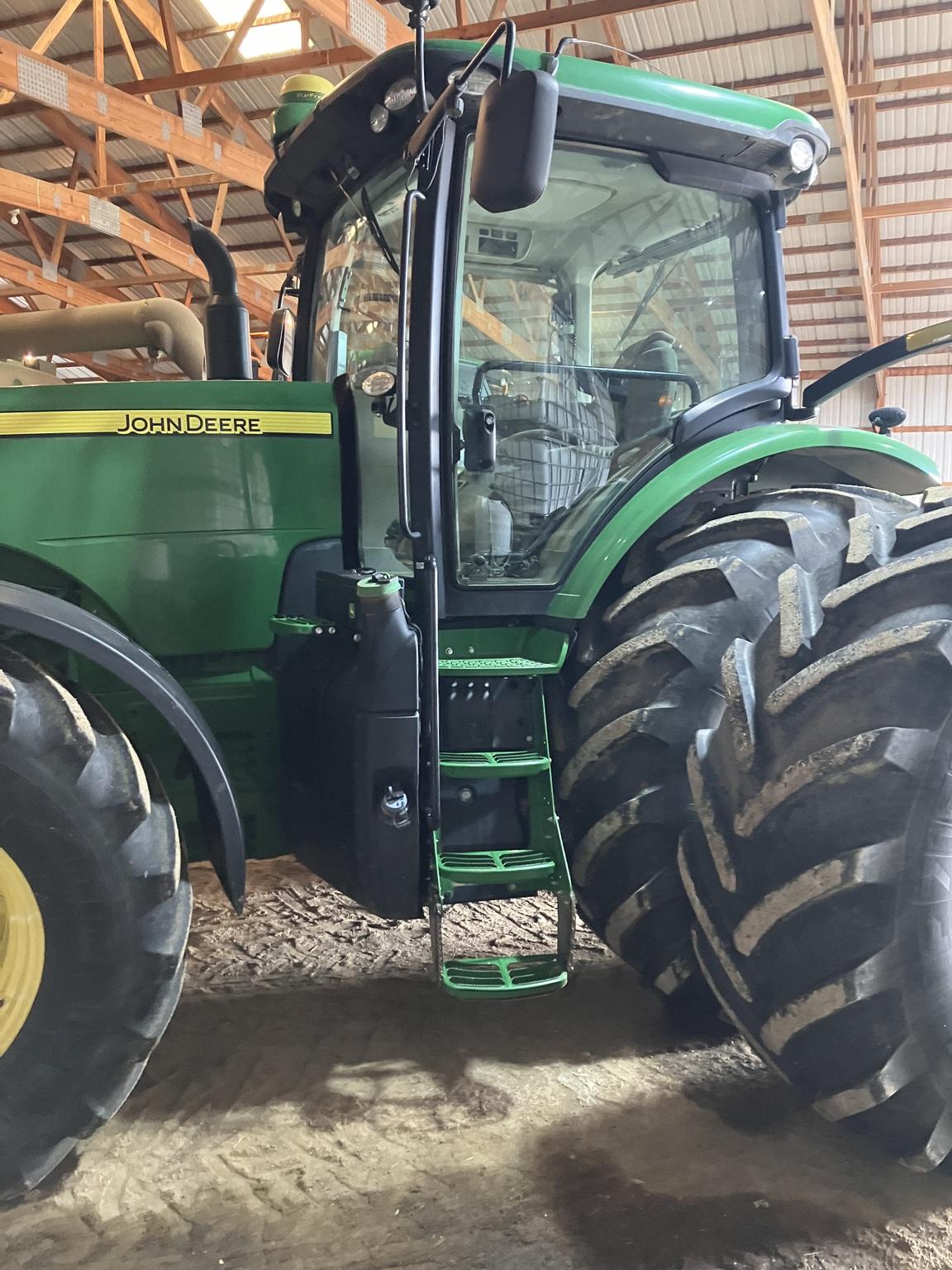 2017 John Deere 8320R Image