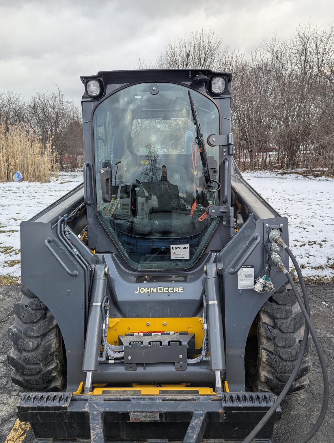 2021 John Deere 324G Image