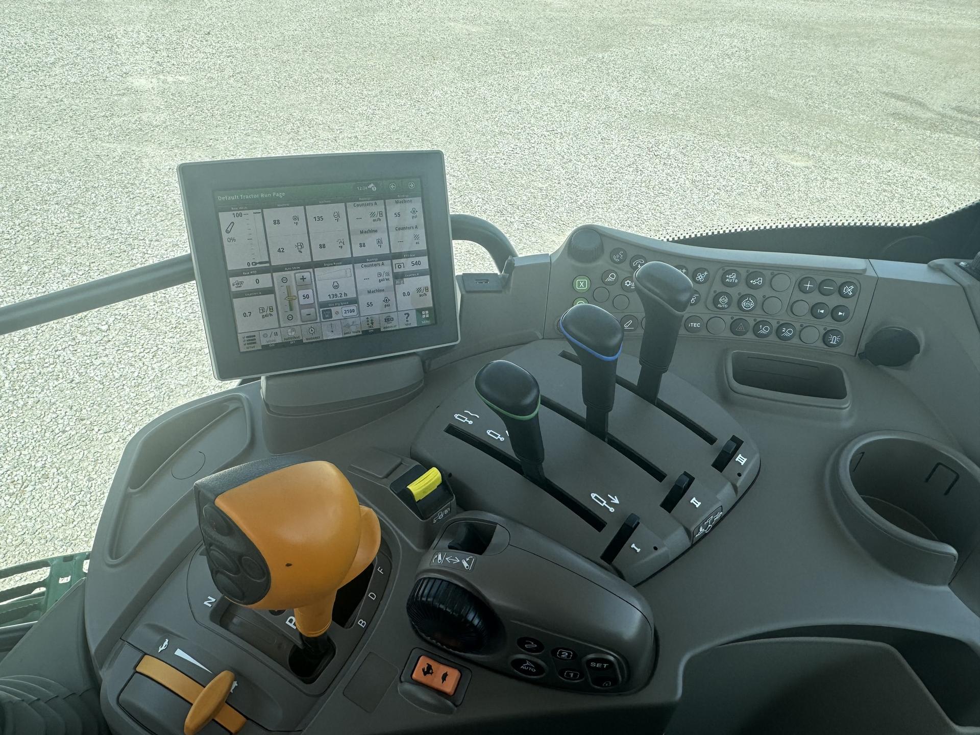 2023 John Deere 6R 120