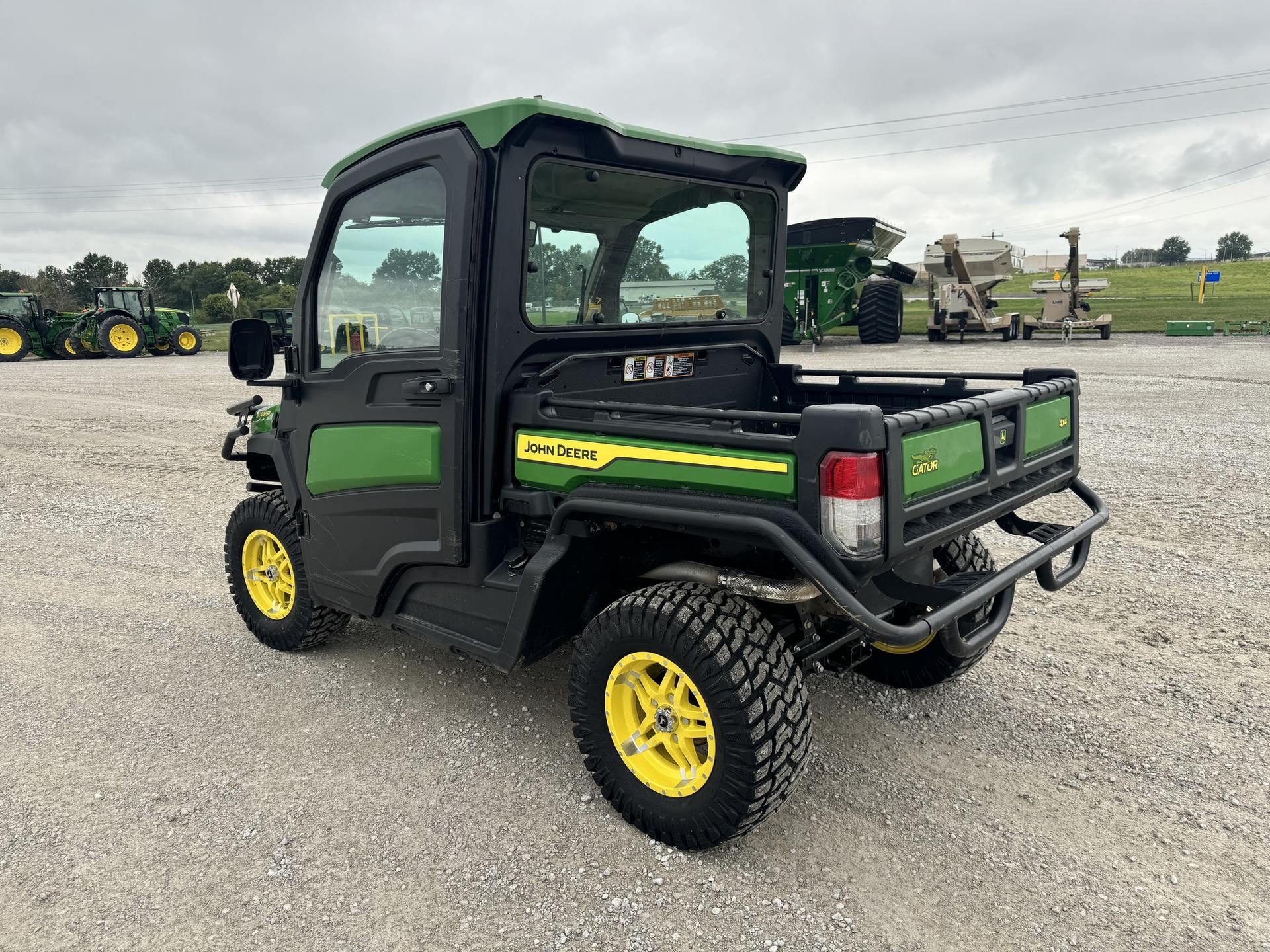 2023 John Deere XUV 835R