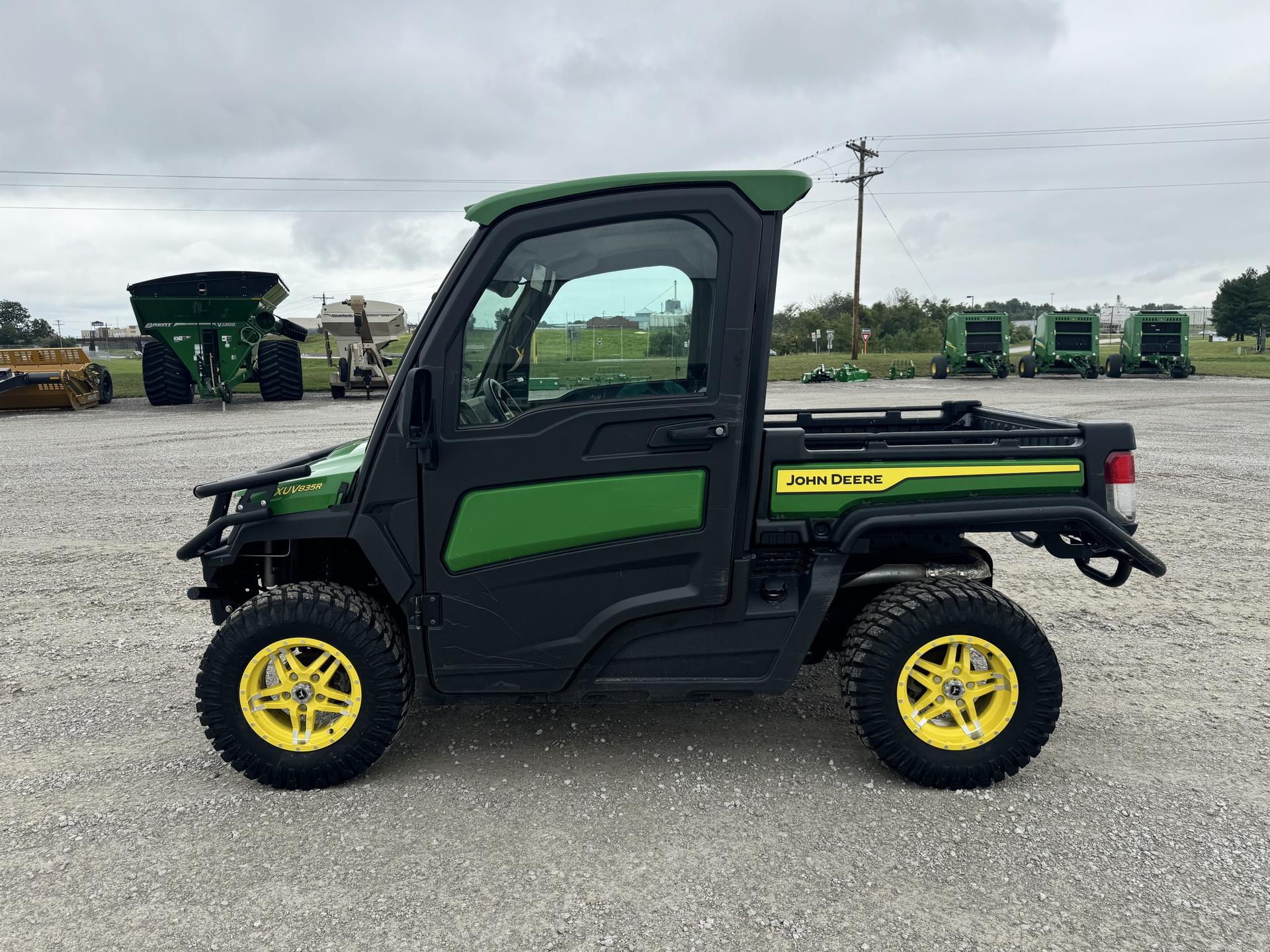 2023 John Deere XUV 835R