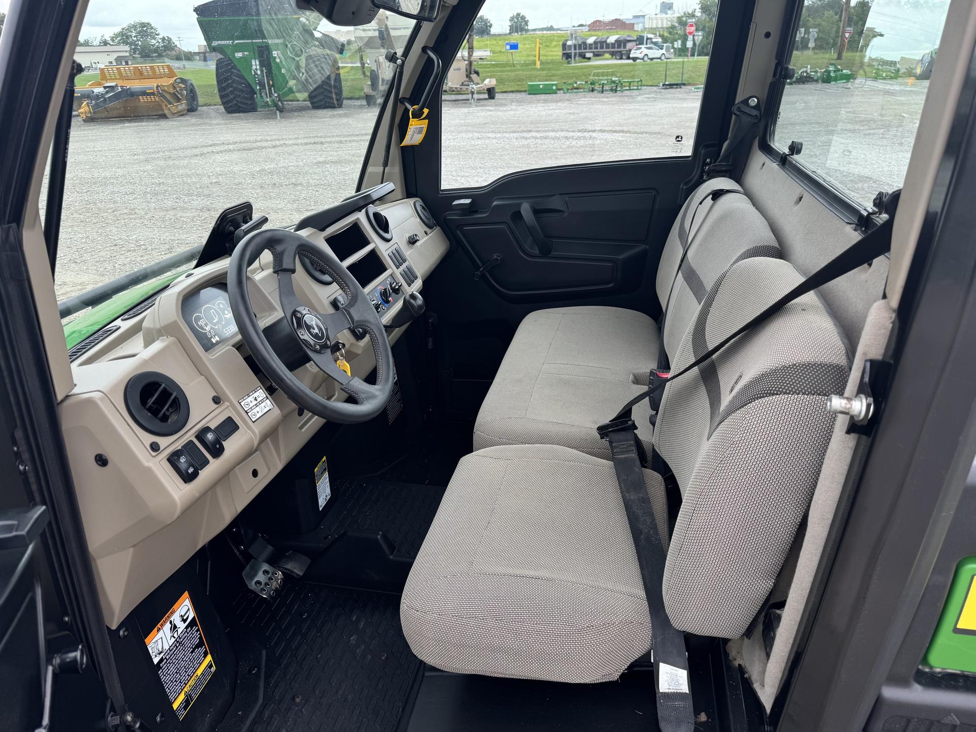 2023 John Deere XUV 835R