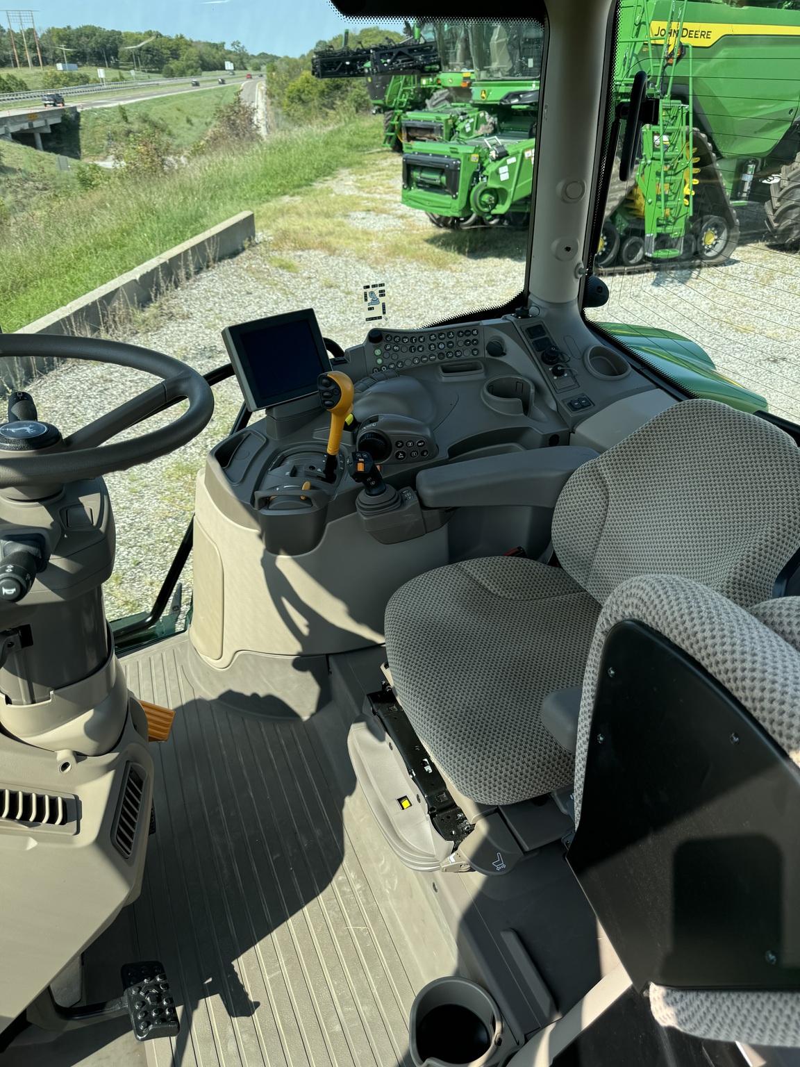 2023 John Deere 6R 130