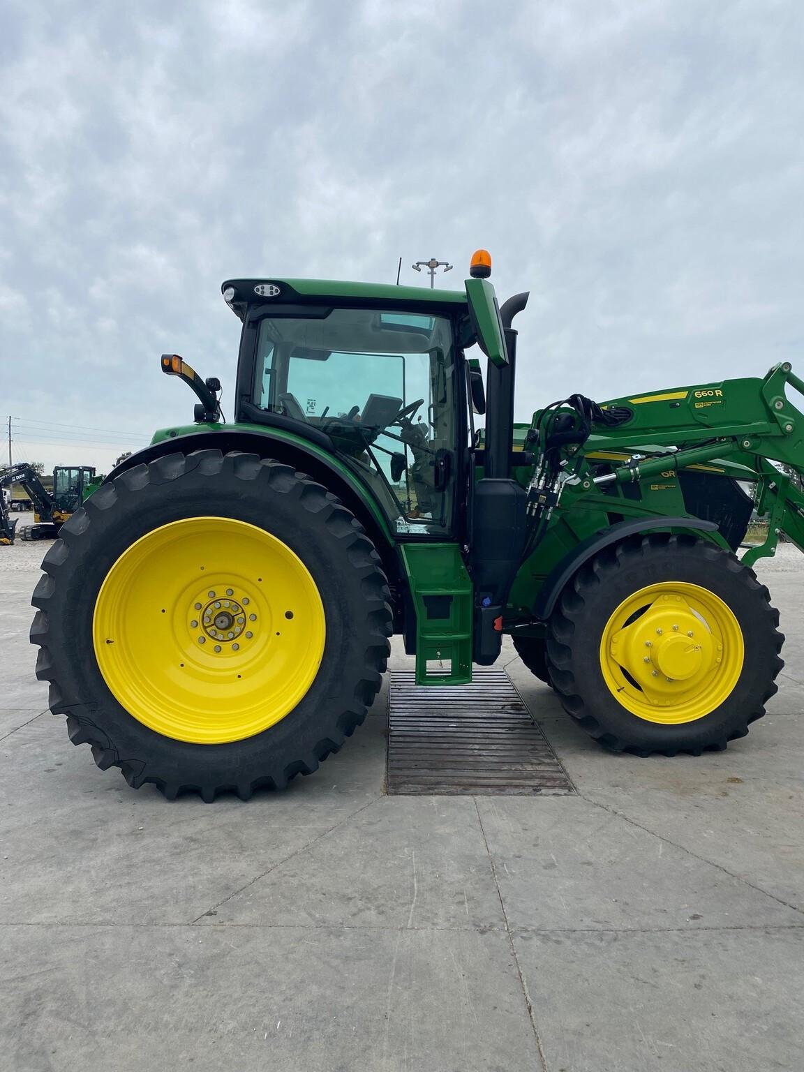 2023 John Deere 6R 155