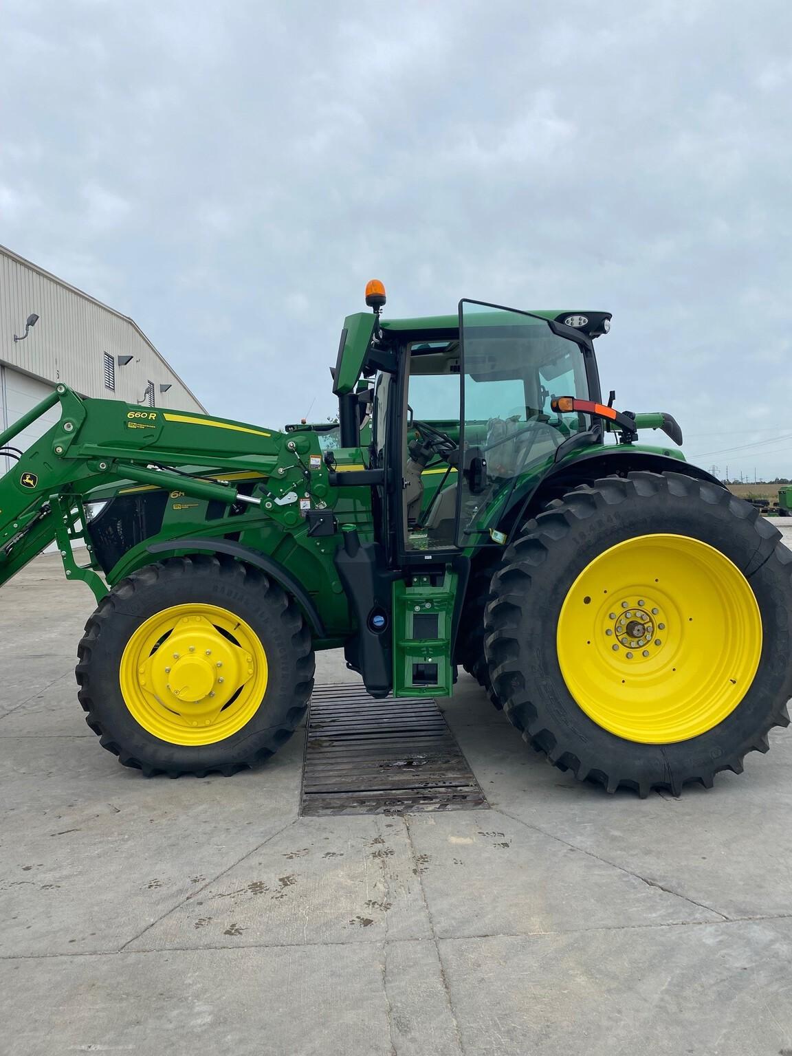 2023 John Deere 6R 155